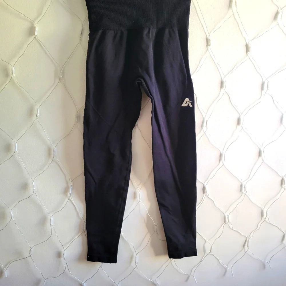 Lilas Workout Leggings / Black / Medium